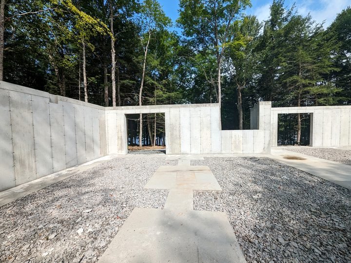 Foundation walls with formed window openings